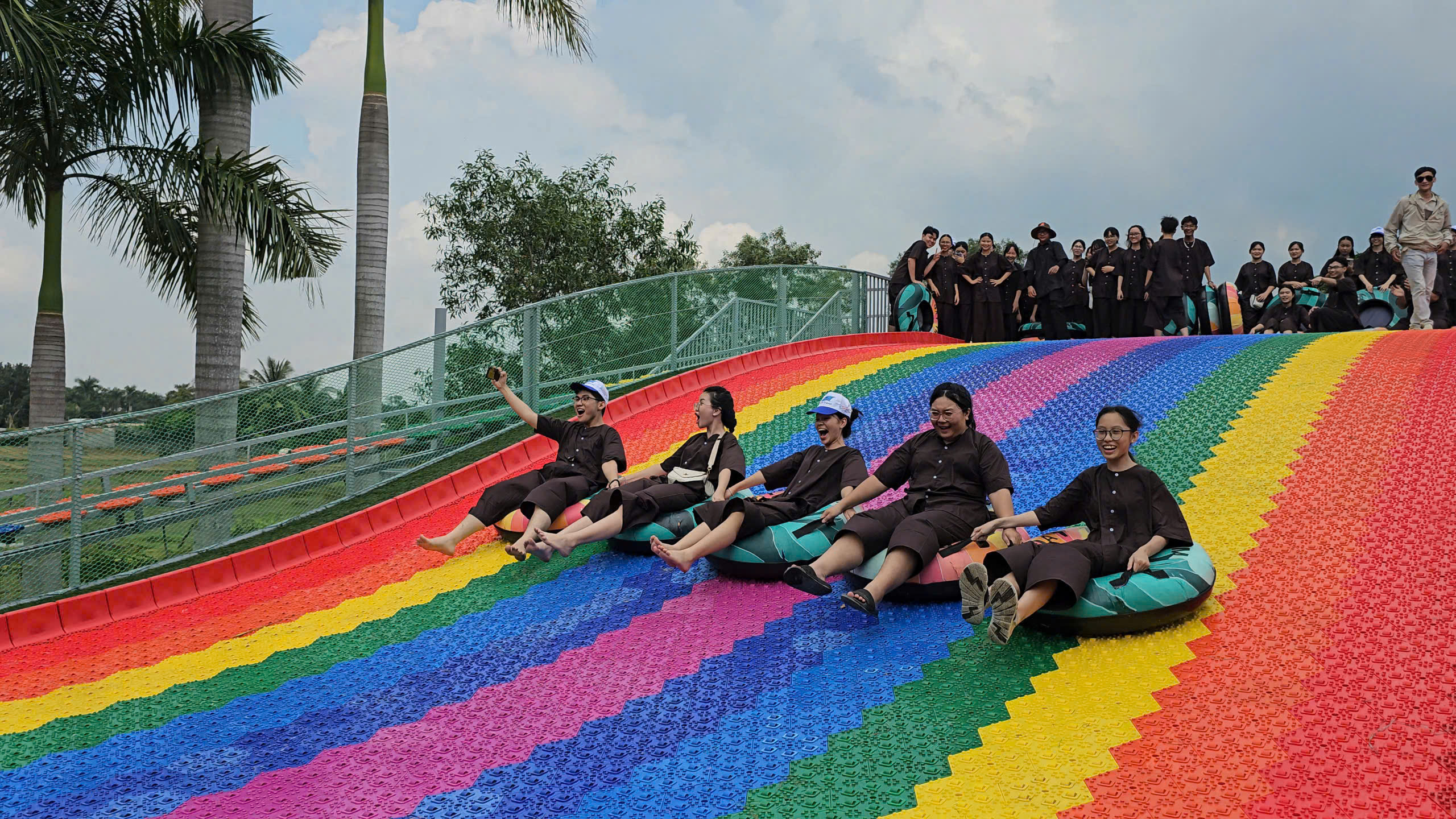 Các Địa Chỉ Ăn Uống Đáng Trải Nghiệm Khi Đến Đất Thép Farm